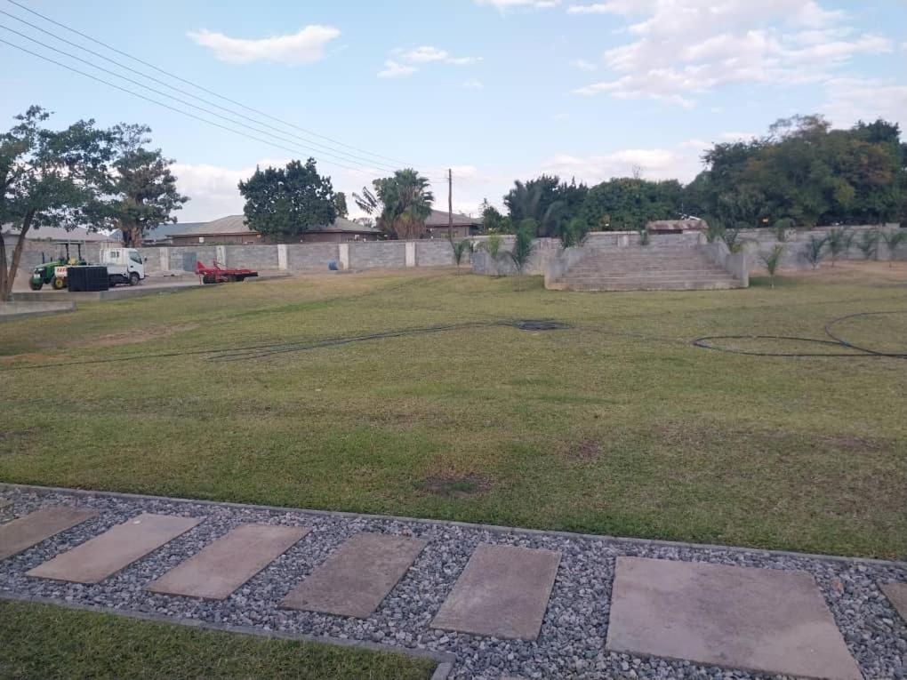 Emmrose Apartments Chingola Eksteriør bilde